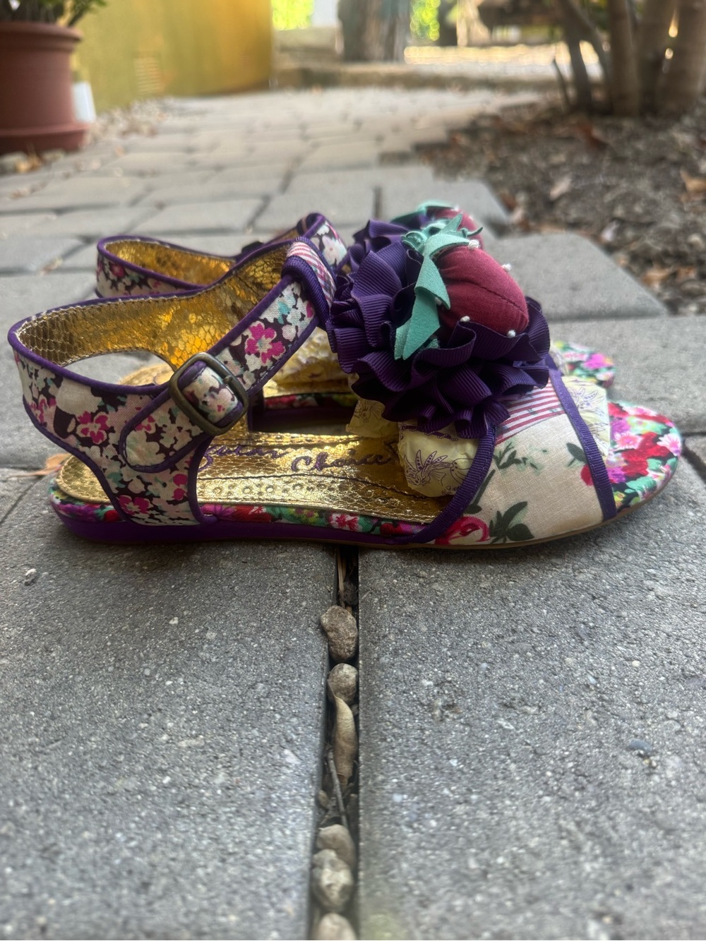 IRREGULAR CHOICE Purple Strawberry Pom Sandals Size 6.5 - Picture 4 of 8